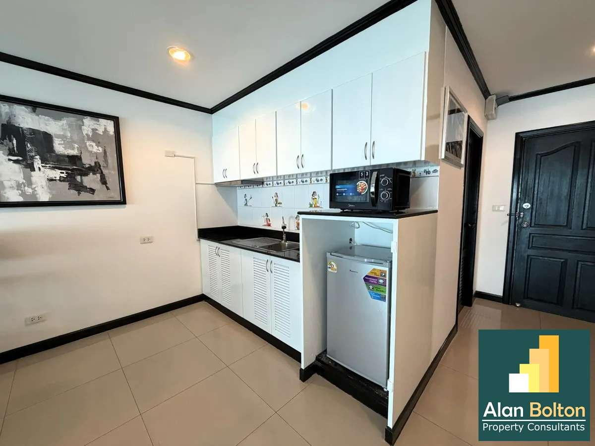 Large studio Condo For Sale And rent In Tepprasit Road photo 16