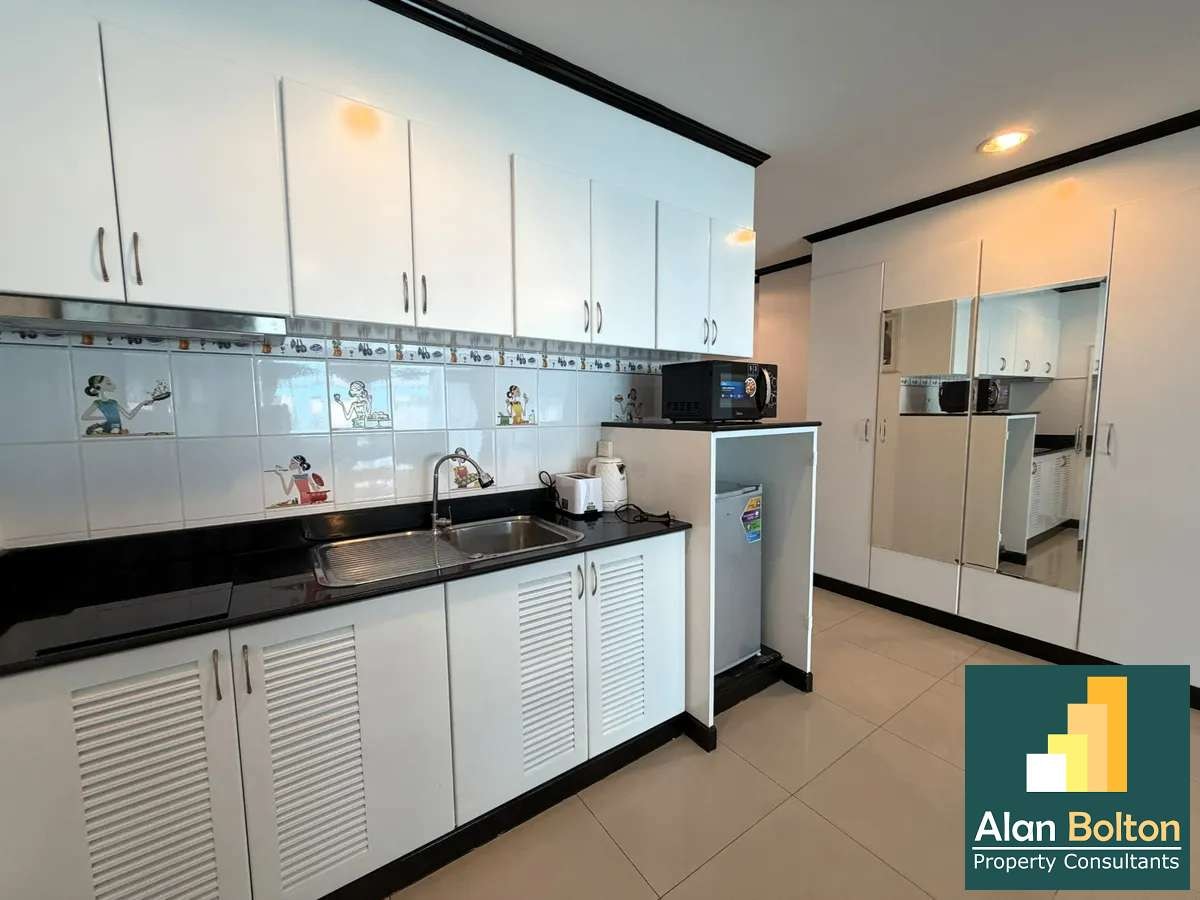 Large studio Condo For Sale And rent In Tepprasit Road photo 12