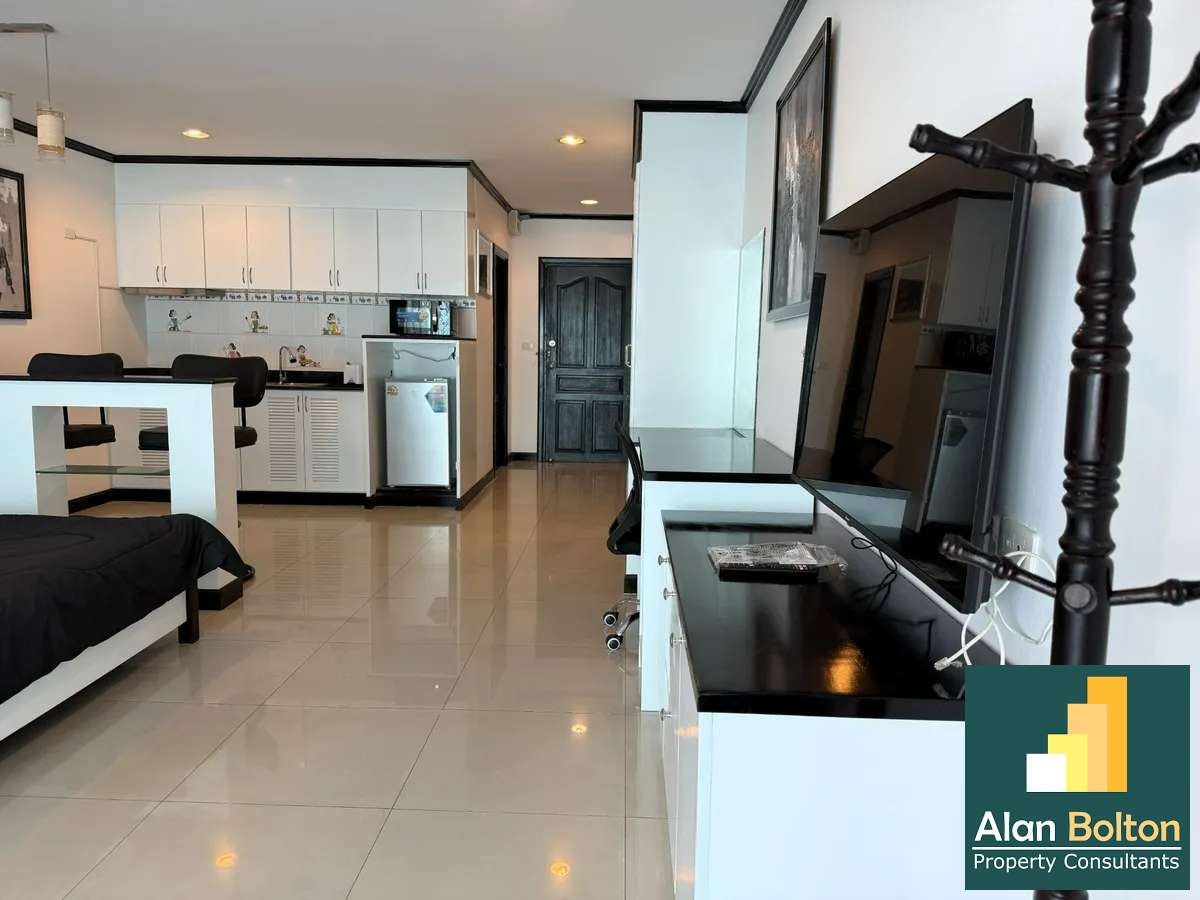 Large studio Condo For Sale And rent In Tepprasit Road photo 13