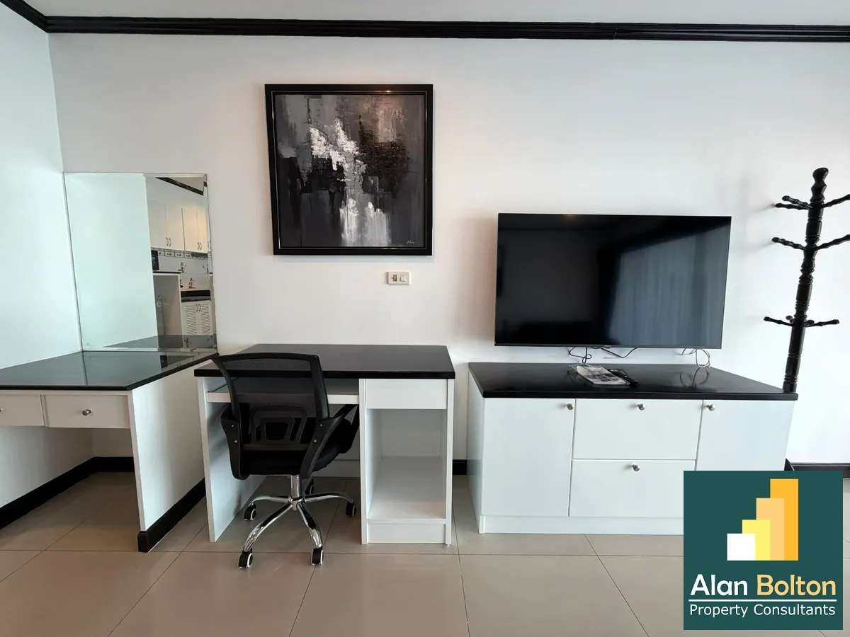 Large studio Condo For Sale And rent In Tepprasit Road photo 9