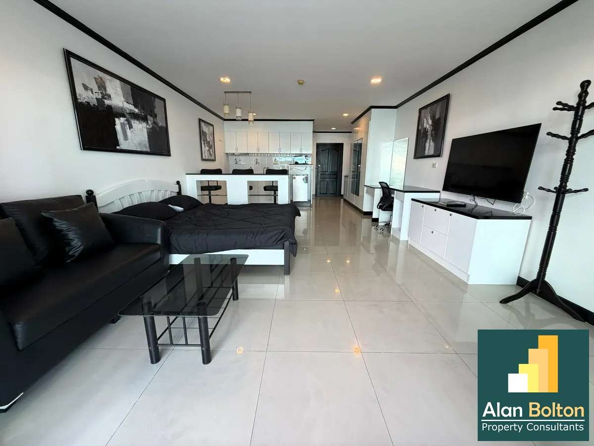 Large studio Condo For Sale And rent In Tepprasit Road photo 11