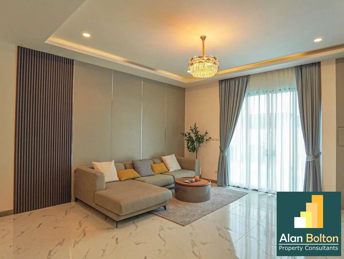 Luxury Pool villa 4 Bedrooms 5 Bathrooms in East Pattaya photo 16