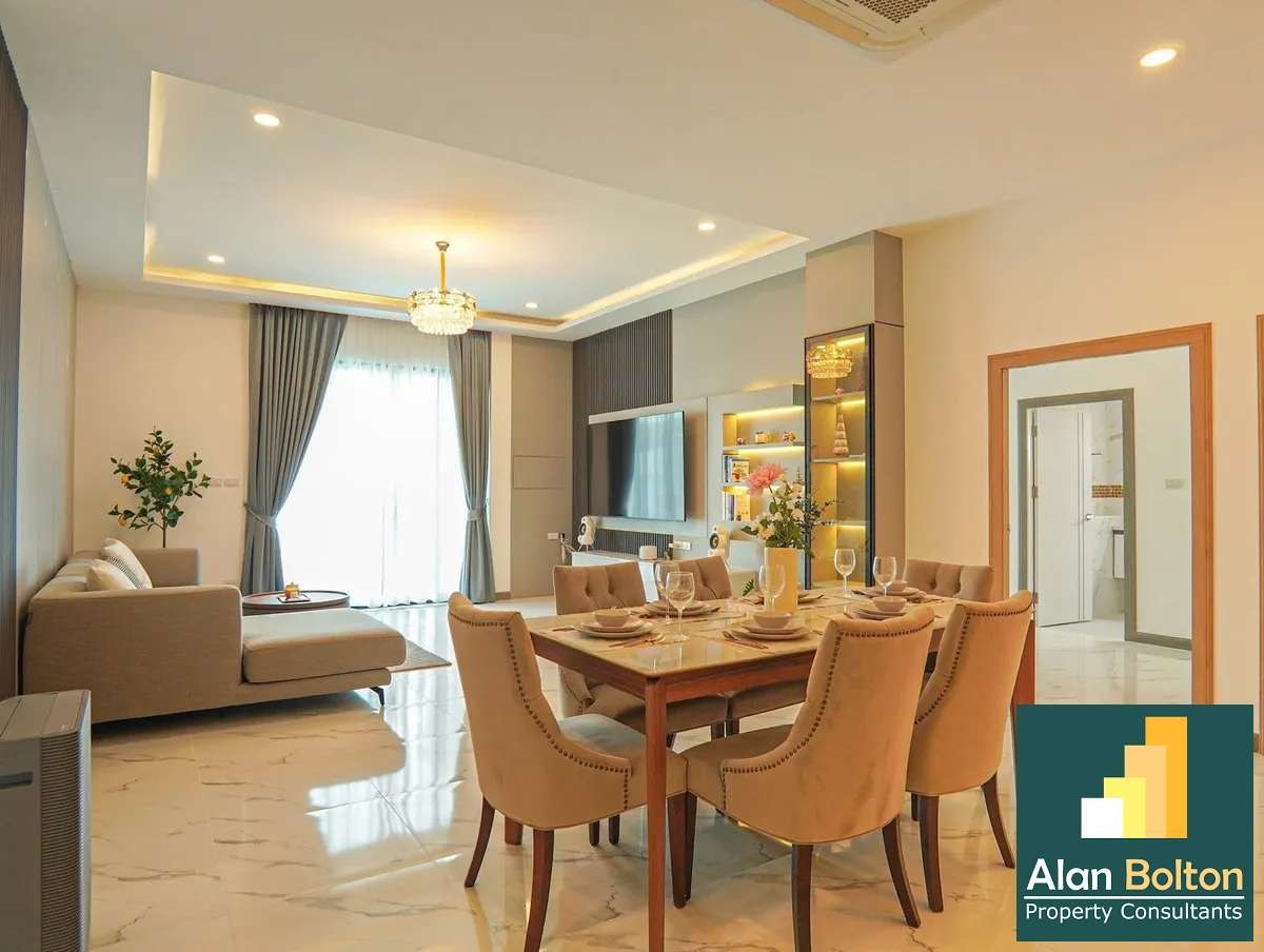 Luxury Pool villa 4 Bedrooms 5 Bathrooms in East Pattaya photo 19