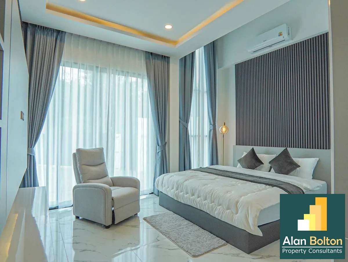 Luxury Pool villa 4 Bedrooms 5 Bathrooms in East Pattaya photo 10