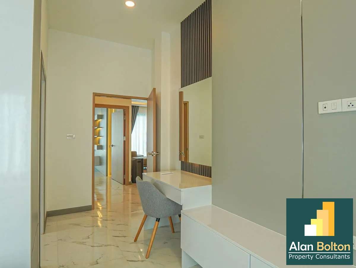 Luxury Pool villa 4 Bedrooms 5 Bathrooms in East Pattaya photo 5