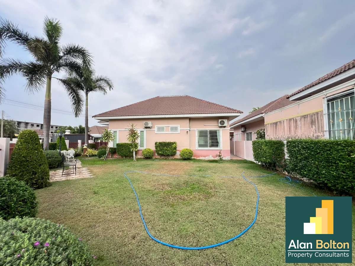 Coner house for sale 3 Bedrooms 2 Bathrooms in East Pattaya photo 13
