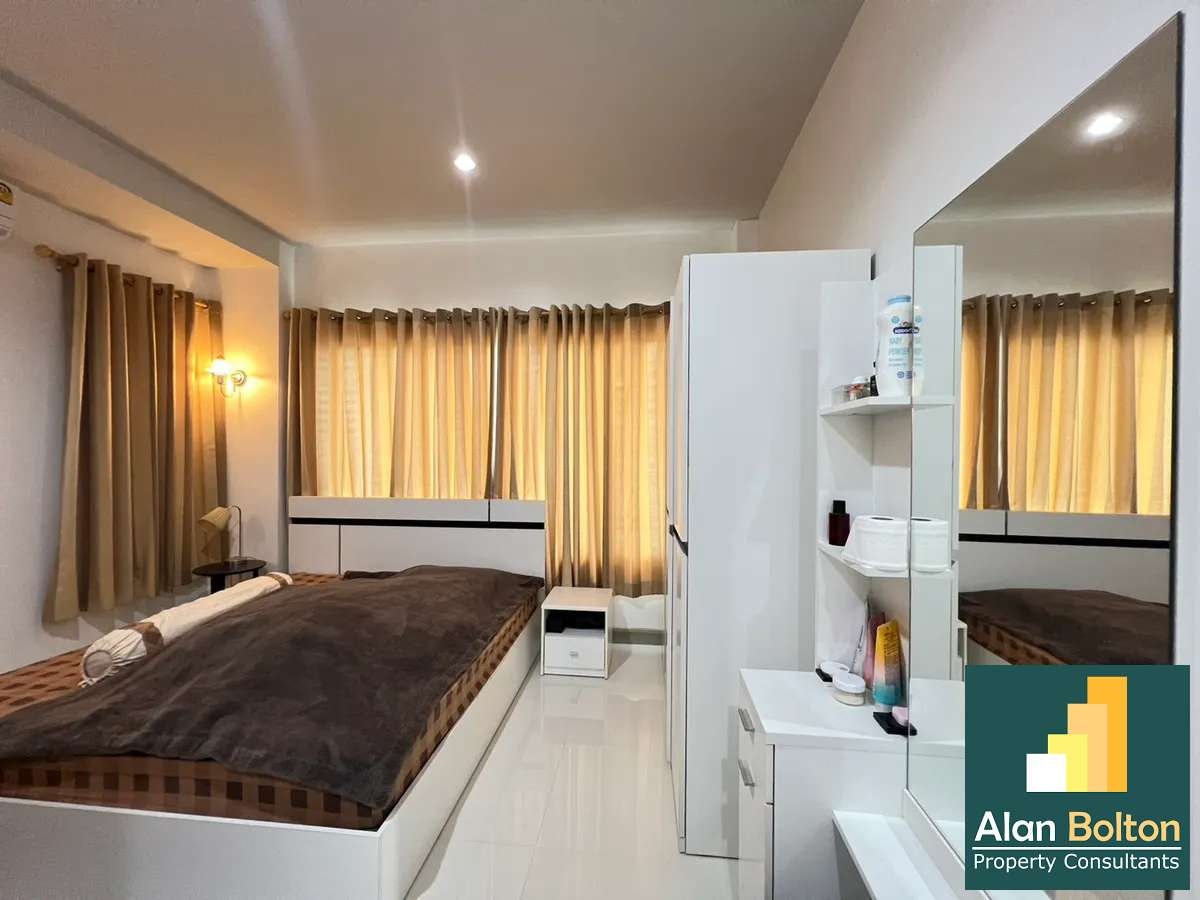 Coner house for sale 3 Bedrooms 2 Bathrooms in East Pattaya photo 5