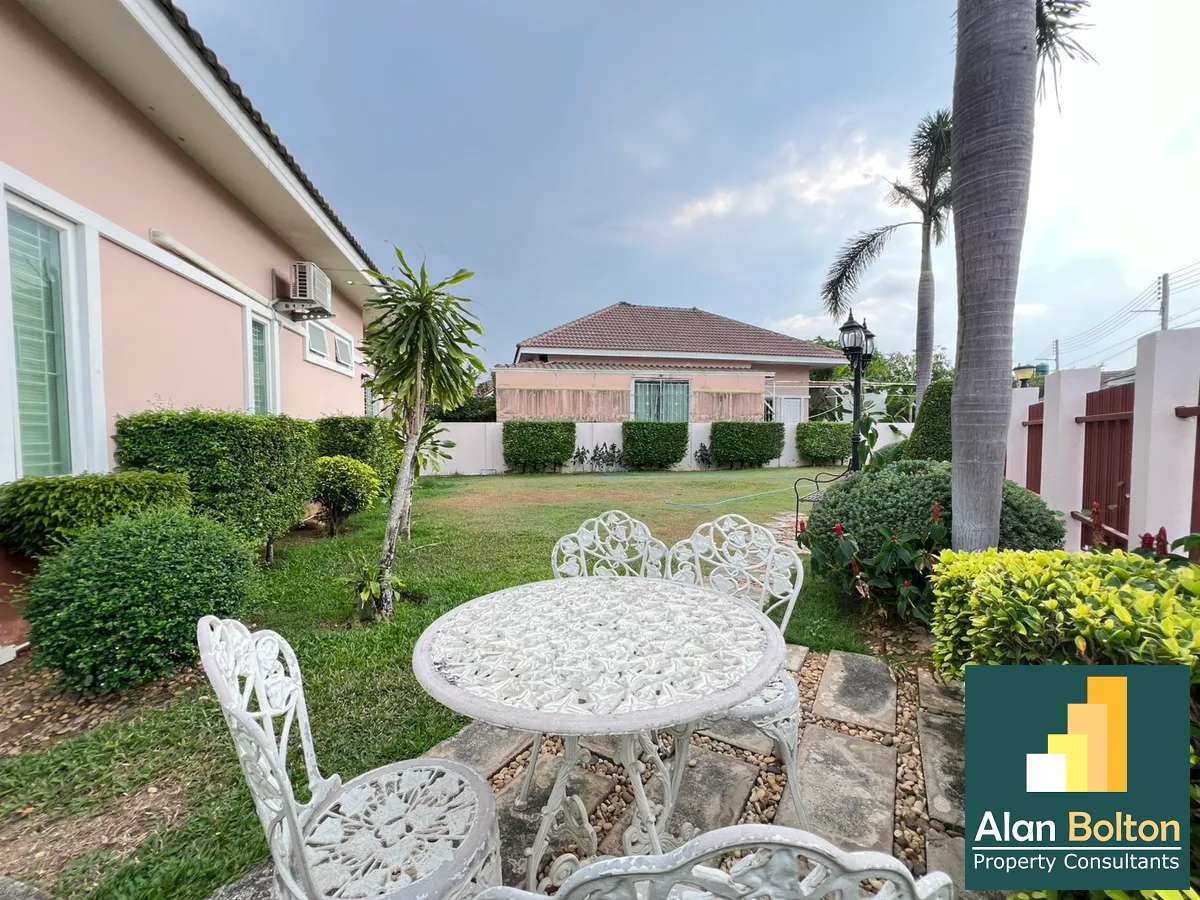 Coner house for sale 3 Bedrooms 2 Bathrooms in East Pattaya photo 14