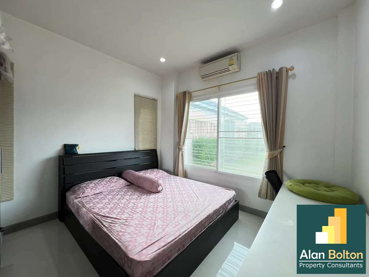 Coner house for sale 3 Bedrooms 2 Bathrooms in East Pattaya photo 8