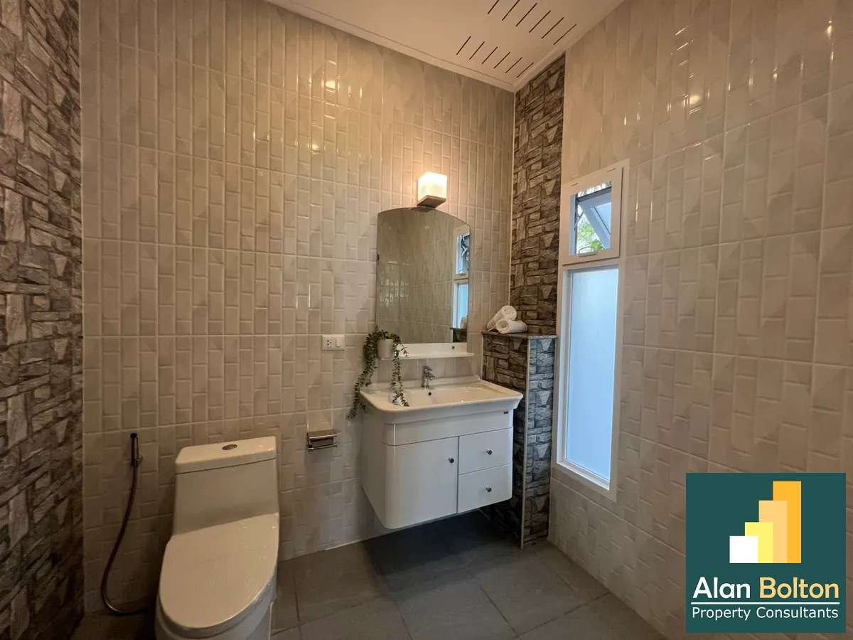Coner house 3 Bedrooms 2 Bathrooms in East Pattaya photo 15