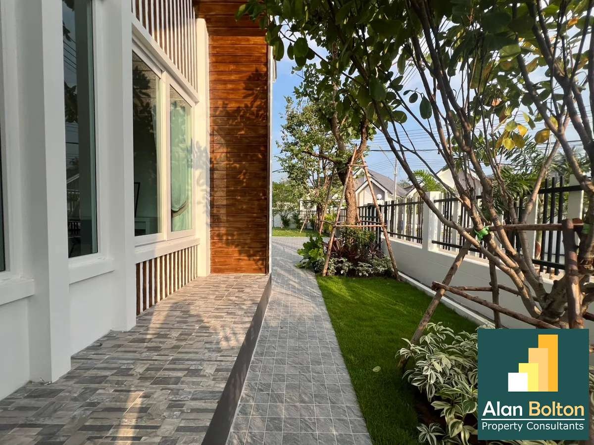 Coner house 3 Bedrooms 2 Bathrooms in East Pattaya photo 17