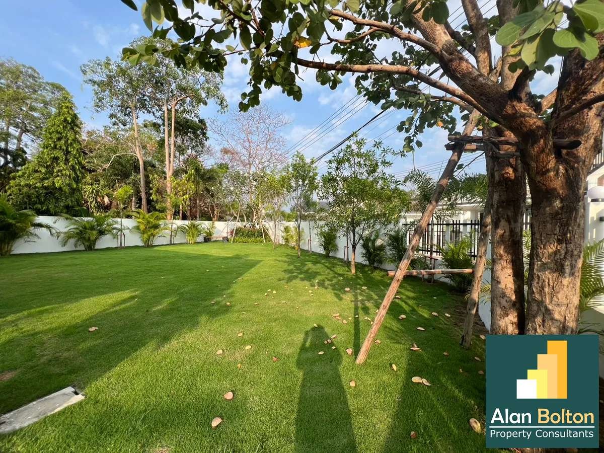 Coner house 3 Bedrooms 2 Bathrooms in East Pattaya photo 21