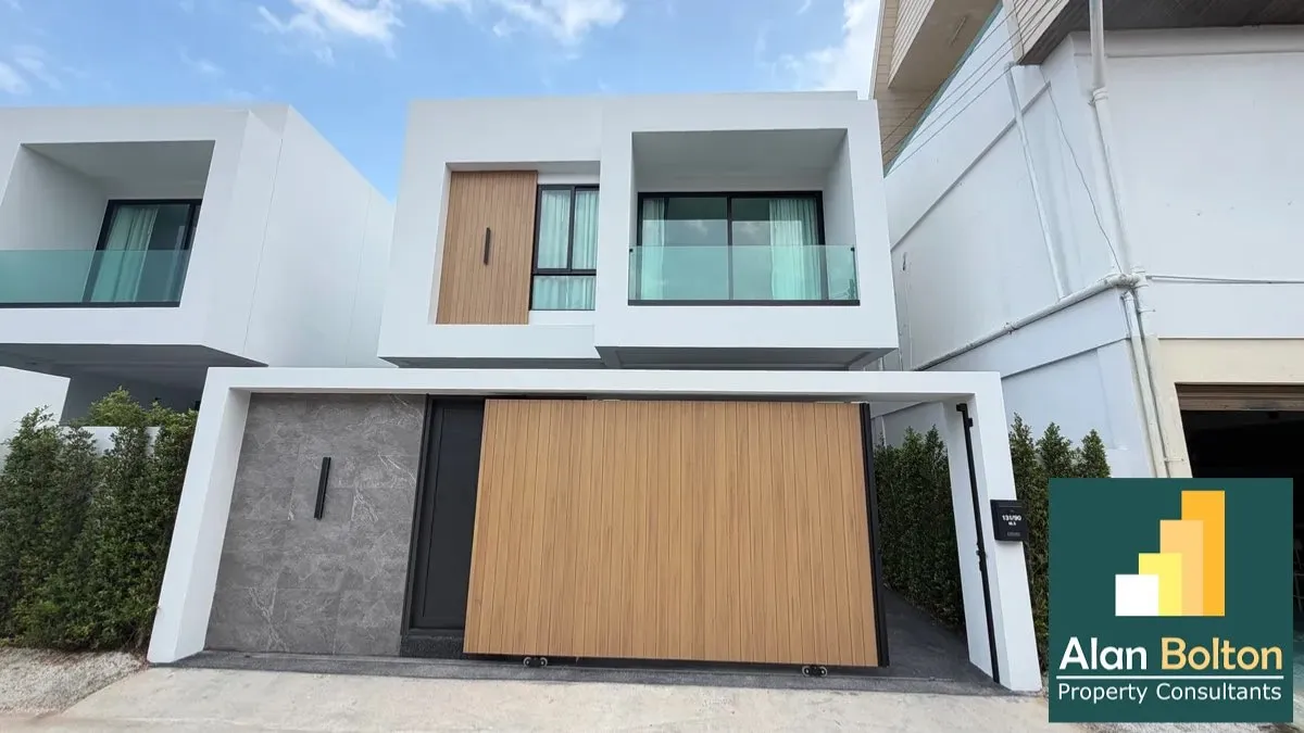 Modern 3 Bedrooms House For Rent In Wongamat