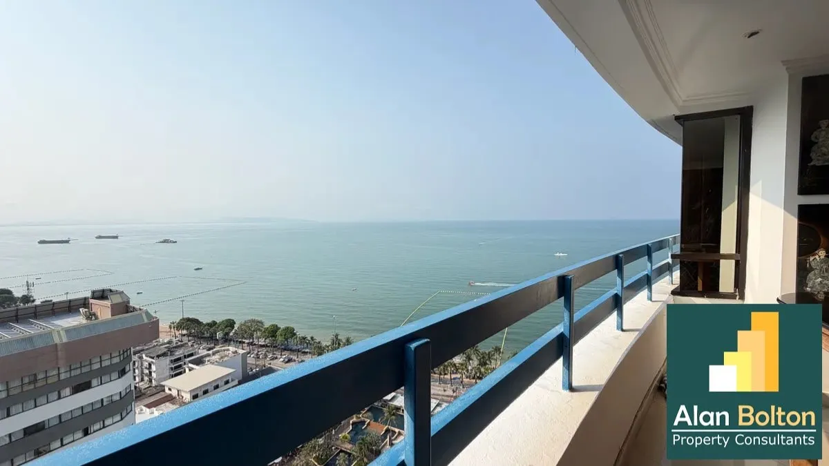 Ocean View Large One bedroom condo for Sale in Jomtien