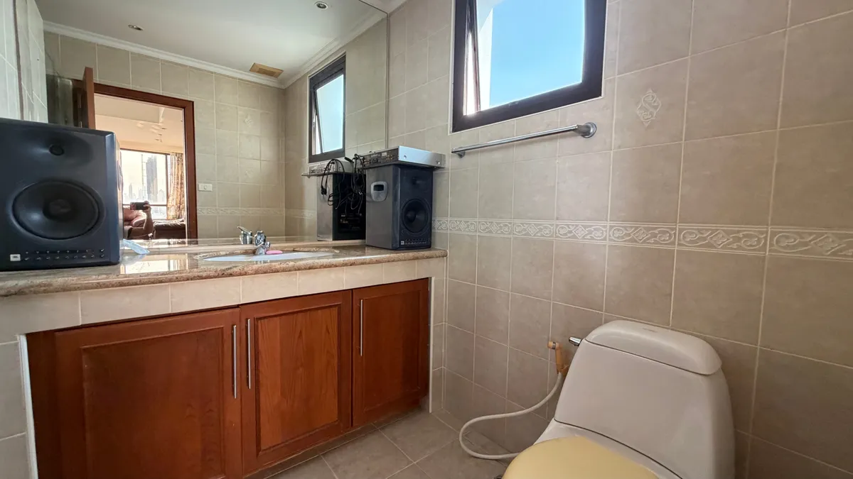 Ocean View Large One bedroom condo for Sale in Jomtien photo 22