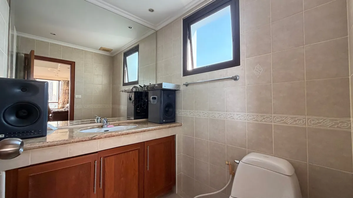 Ocean View Large One bedroom condo for Sale in Jomtien photo 24