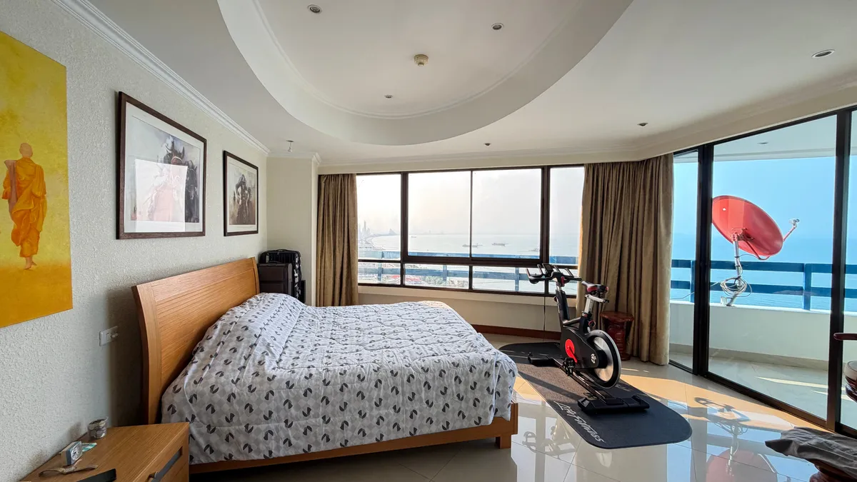 Ocean View Large One bedroom condo for Sale in Jomtien photo 29