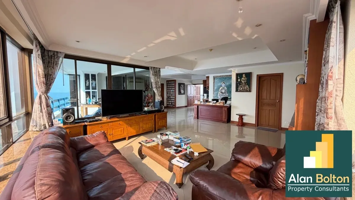 Ocean View Large One bedroom condo for Sale in Jomtien photo 6