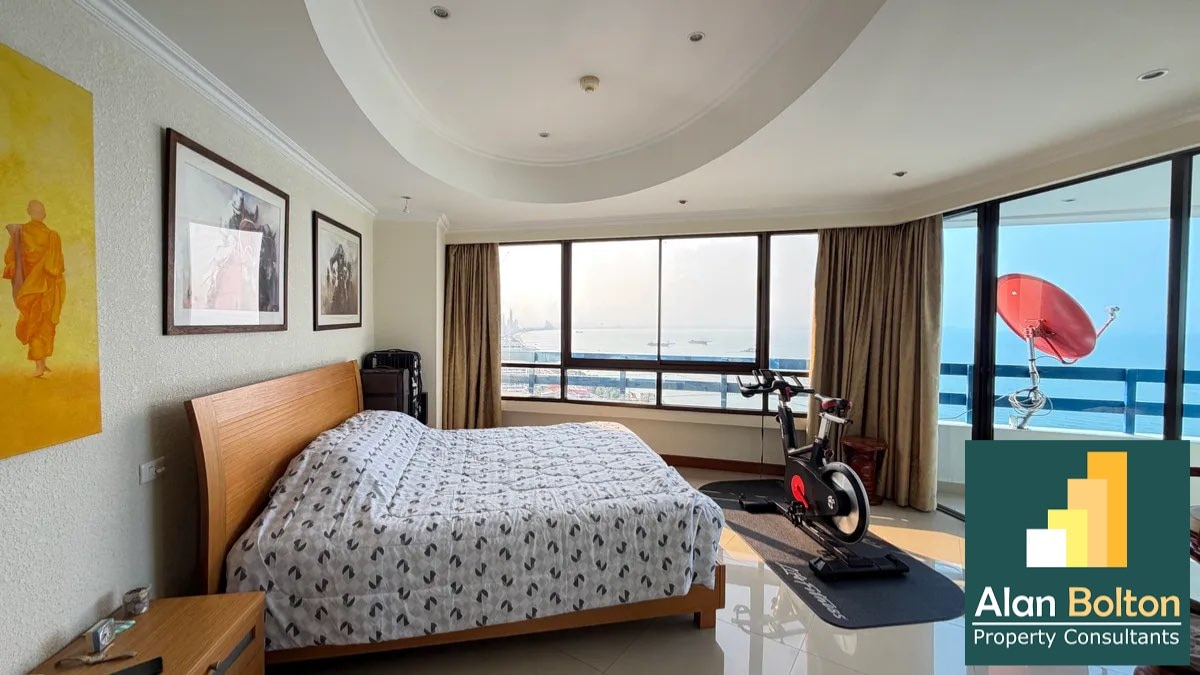 Ocean View Large One bedroom condo for Sale in Jomtien photo 5