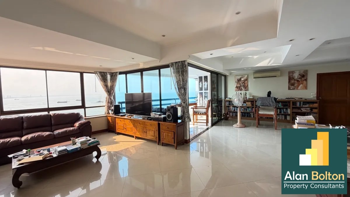 Ocean View Large One bedroom condo for Sale in Jomtien photo 7