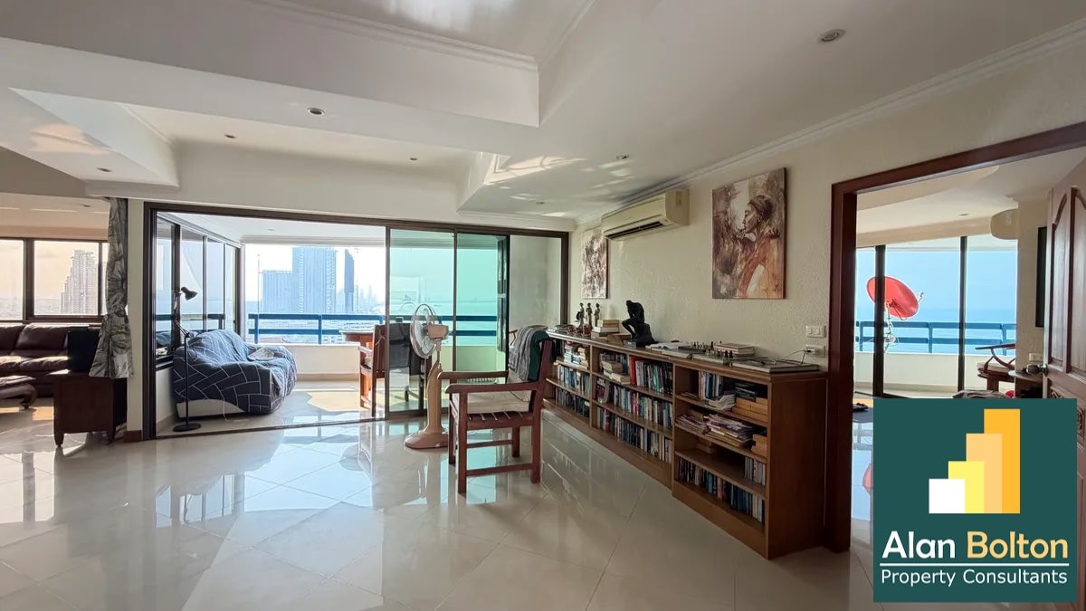 Ocean View Large One bedroom condo for Sale in Jomtien photo 10