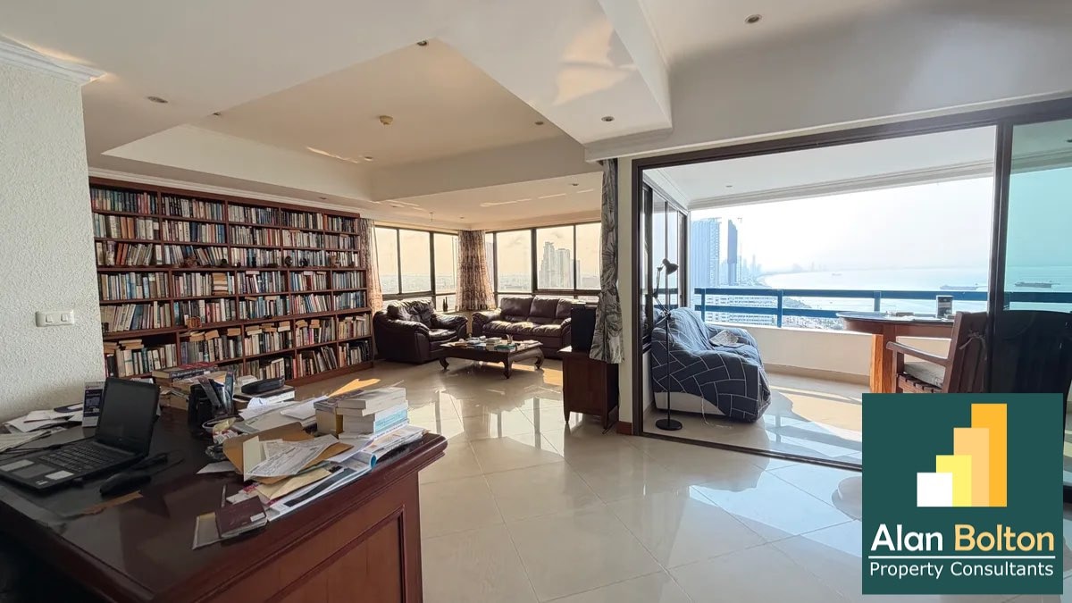Ocean View Large One bedroom condo for Sale in Jomtien photo 13