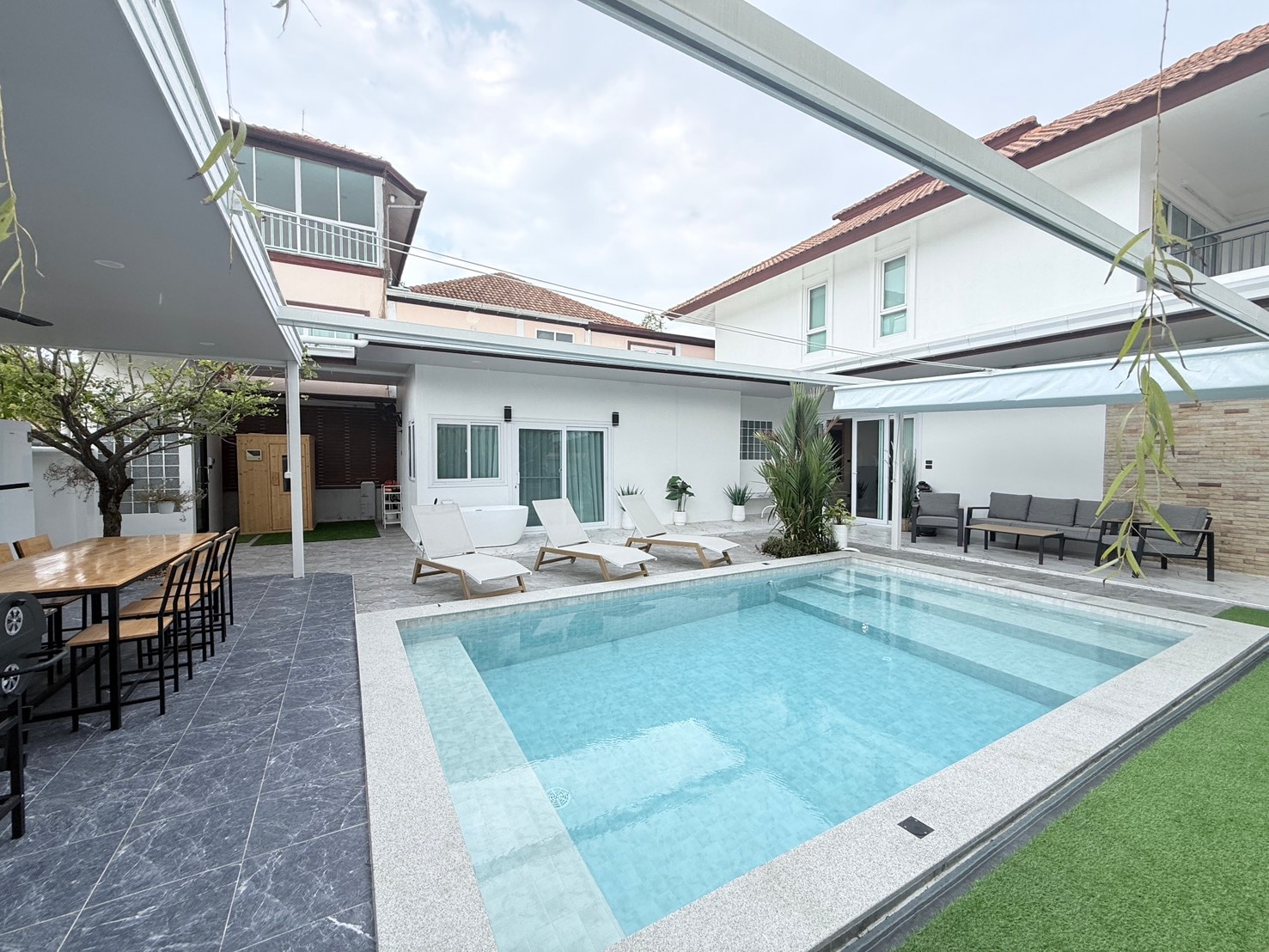 5 Bedroom 6 Bathroom in TW Garden Hill photo 42
