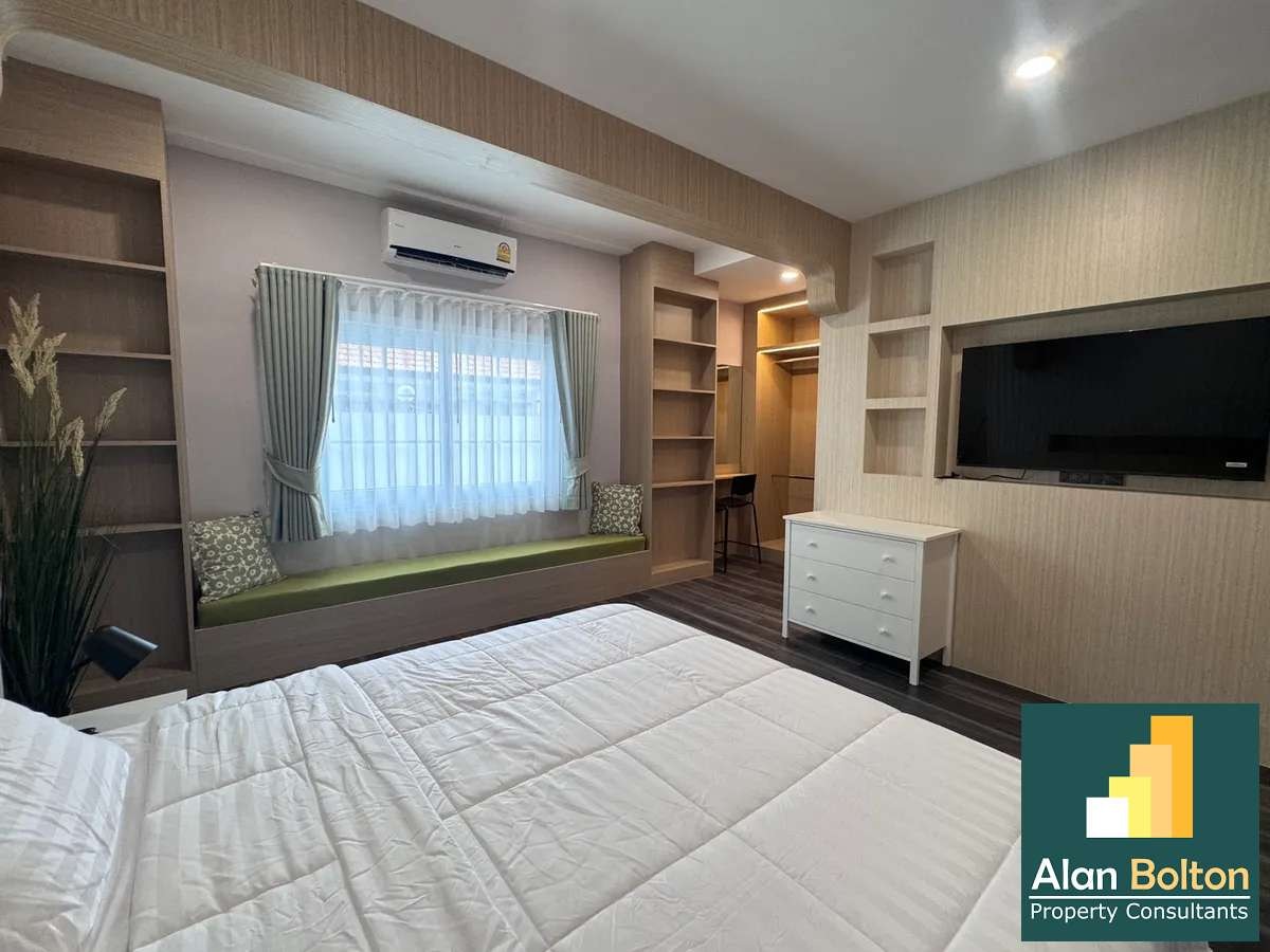 5 Bedroom 6 Bathroom in TW Garden Hill photo 10