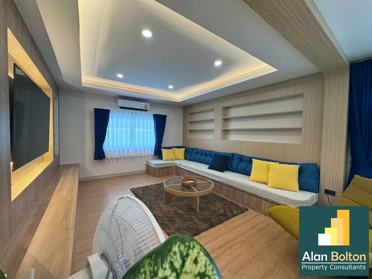 5 Bedroom 6 Bathroom in TW Garden Hill photo 5