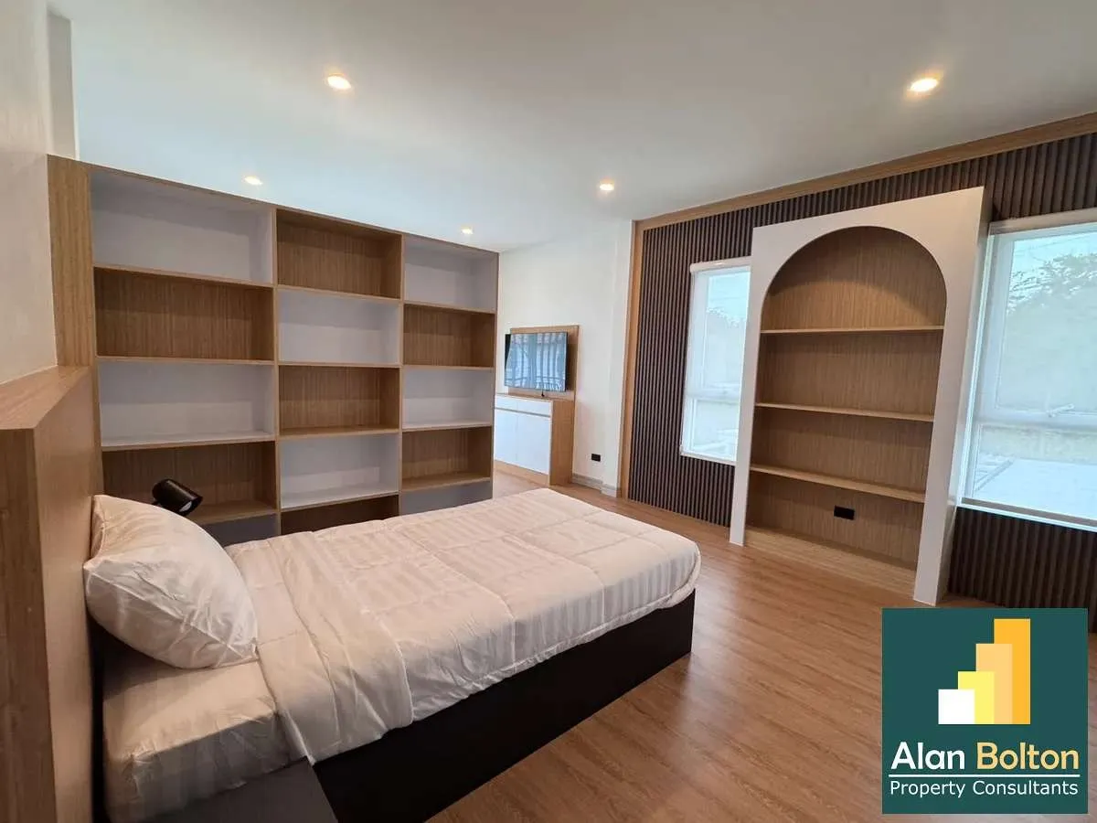 5 Bedroom 6 Bathroom in TW Garden Hill photo 15
