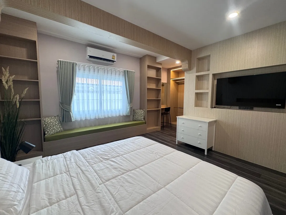 5 Bedroom 6 Bathroom in TW Garden Hill photo 21