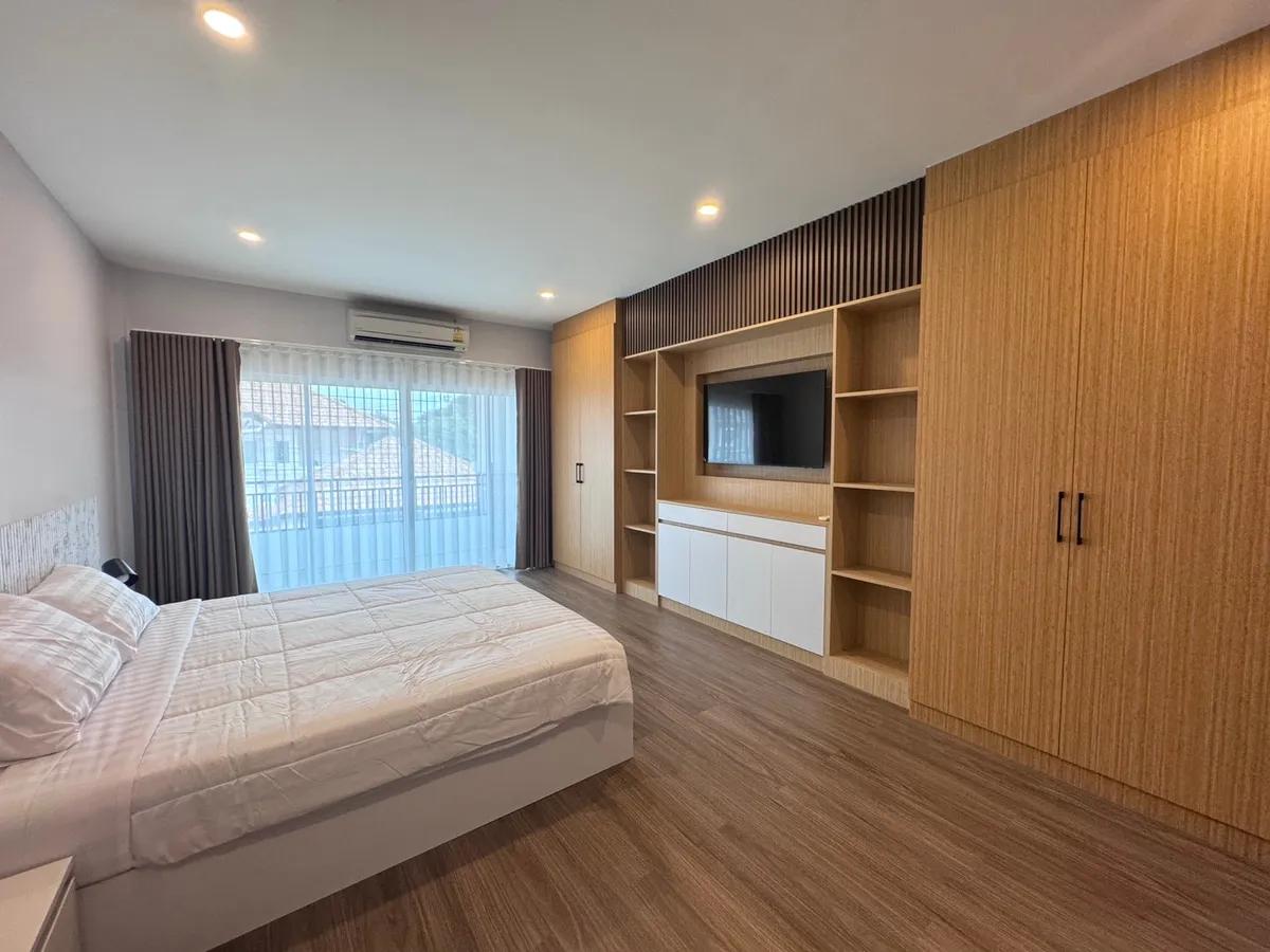 5 Bedroom 6 Bathroom in TW Garden Hill photo 30