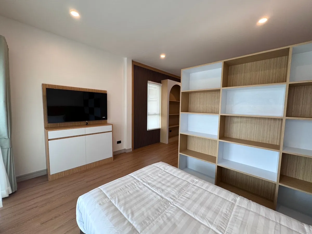 5 Bedroom 6 Bathroom in TW Garden Hill photo 37