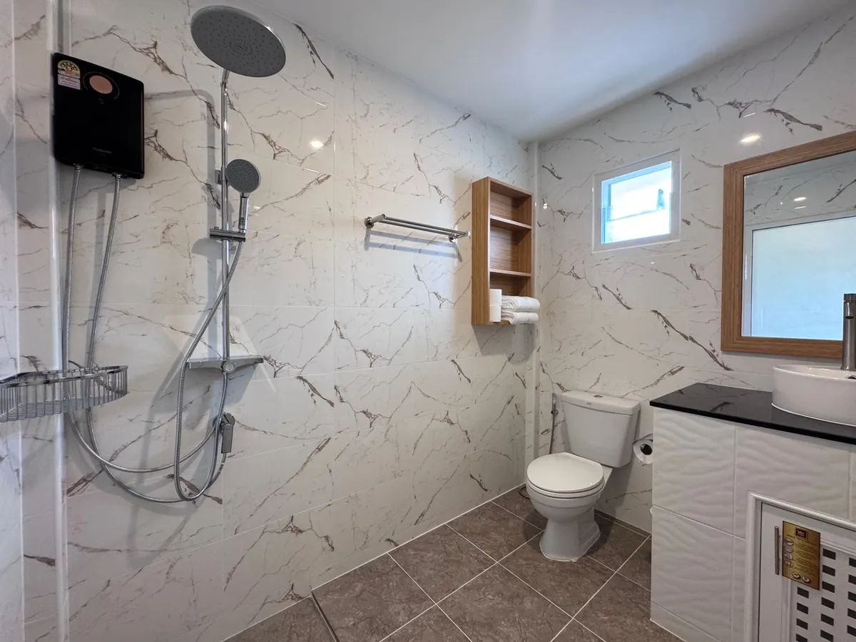 5 Bedroom 6 Bathroom in TW Garden Hill photo 38