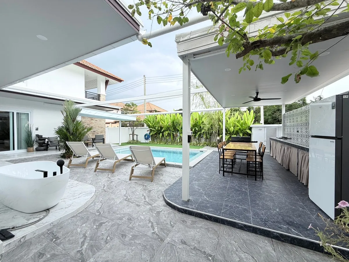 5 Bedroom 6 Bathroom in TW Garden Hill photo 40