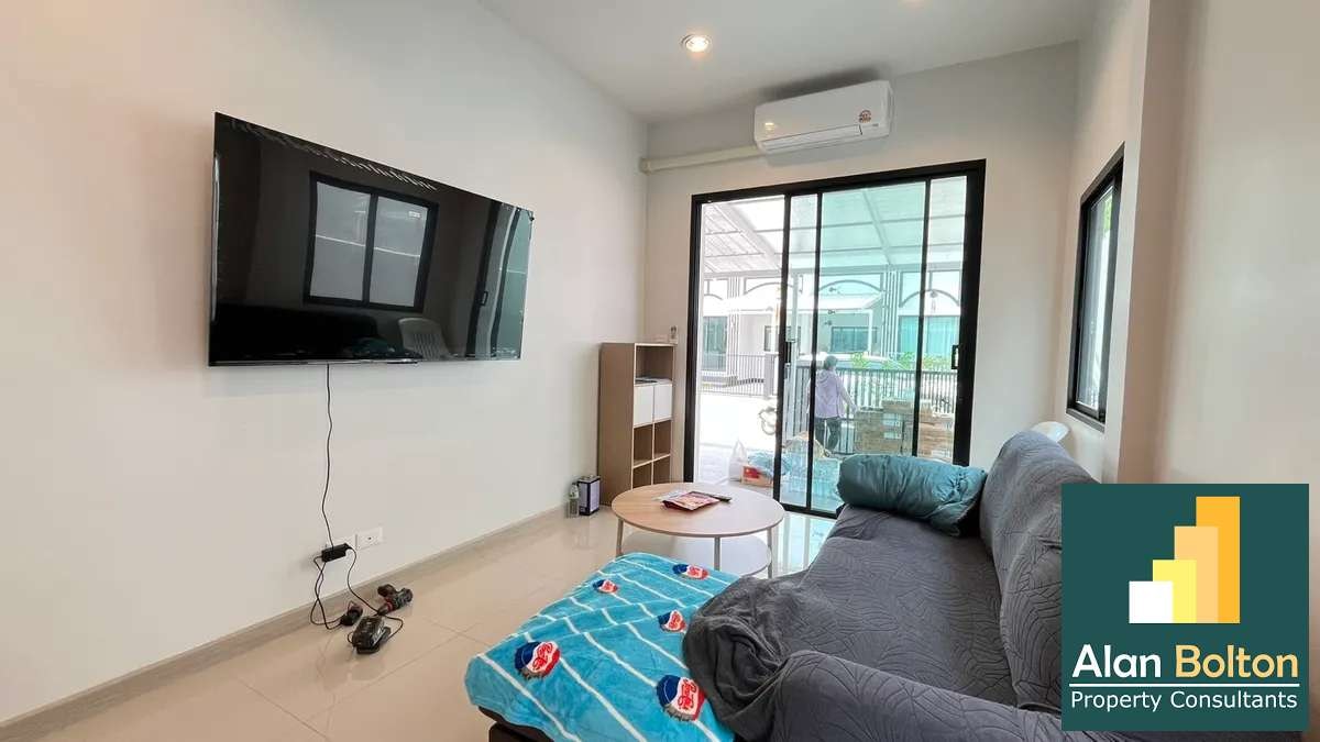 Corner House 2 Bedrooms 2 Bathrooms in East Pattaya photo 14