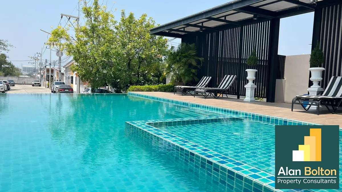 Corner House 2 Bedrooms 2 Bathrooms in East Pattaya photo 2