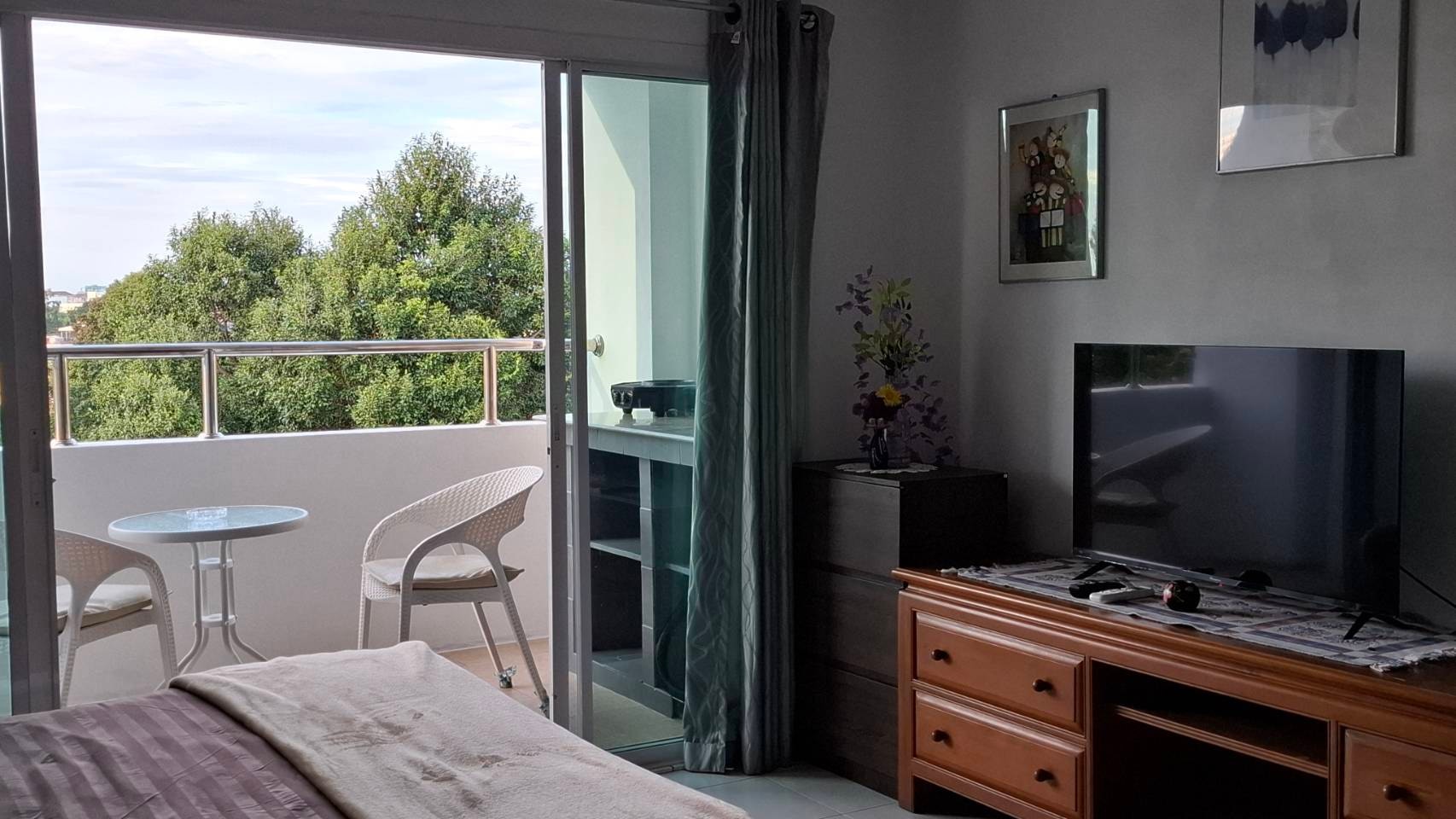 Large Renovated Ocean View Studio Condo In Wongamat photo 23