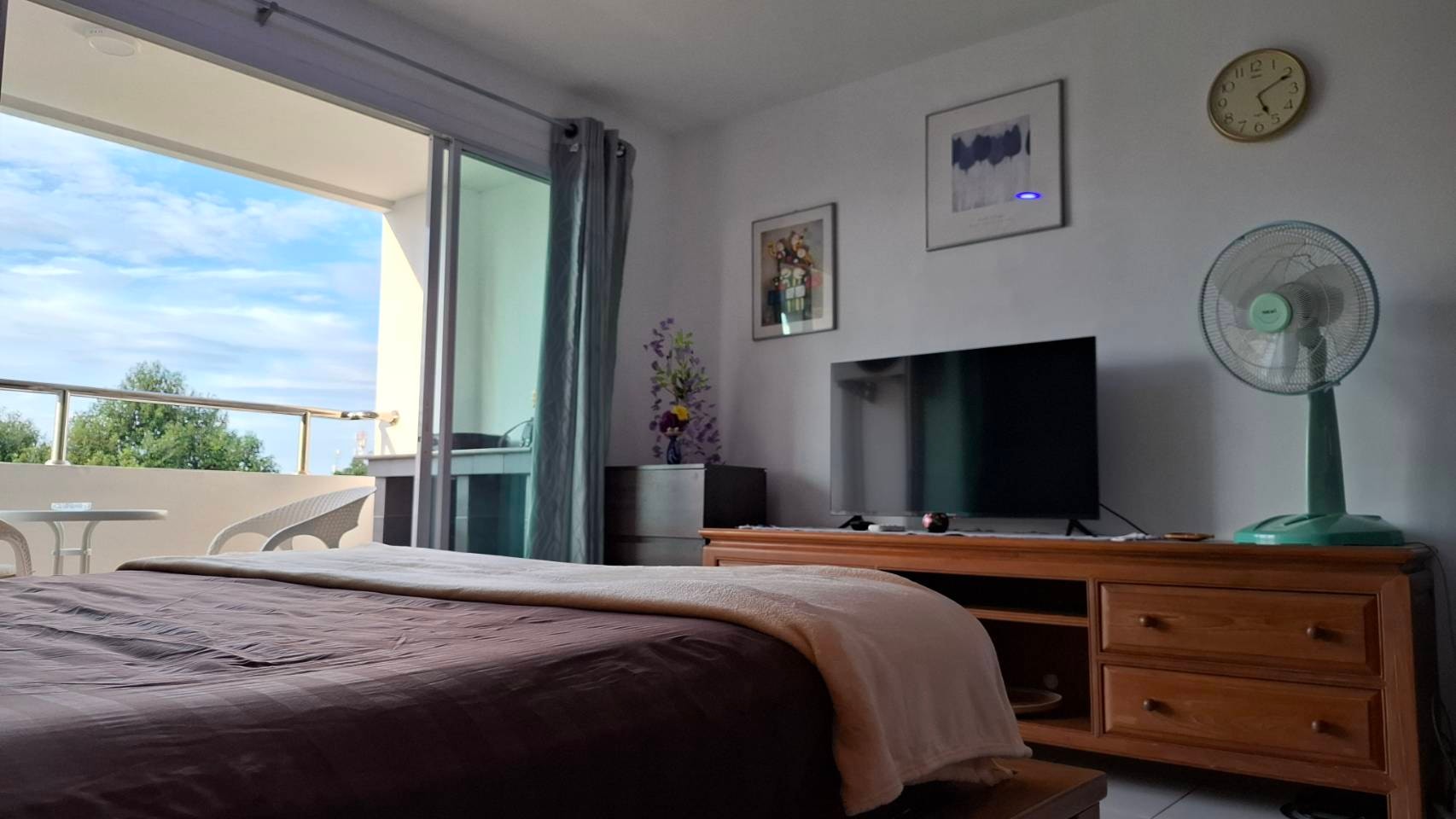 Large Renovated Ocean View Studio Condo In Wongamat photo 26