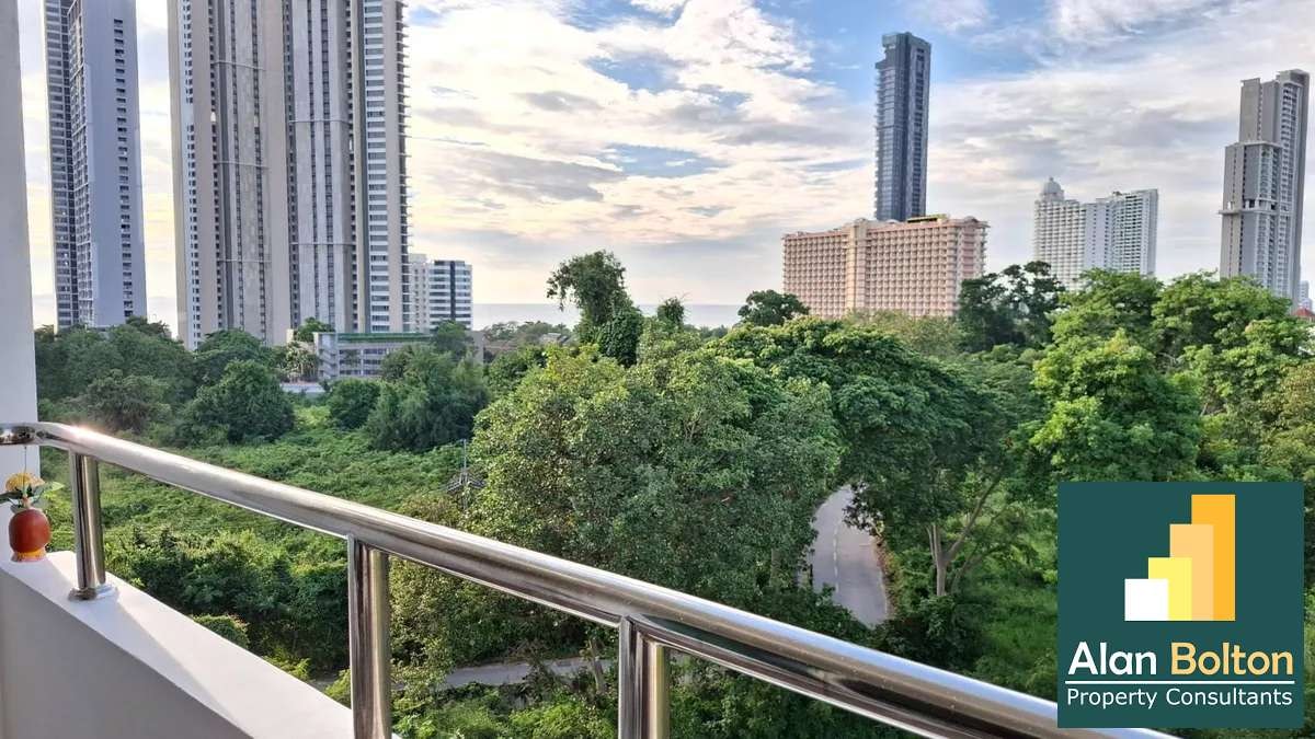 Large Renovated Ocean View Studio Condo In Wongamat photo 8