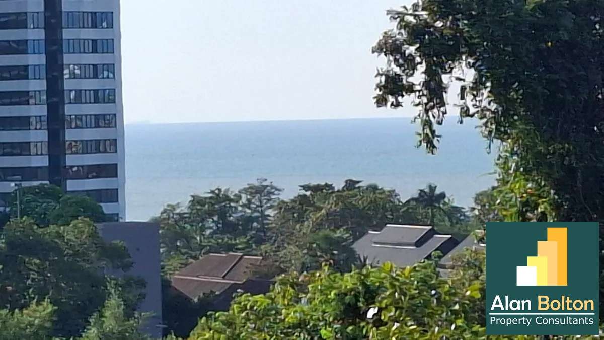 Large Renovated Ocean View Studio Condo In Wongamat