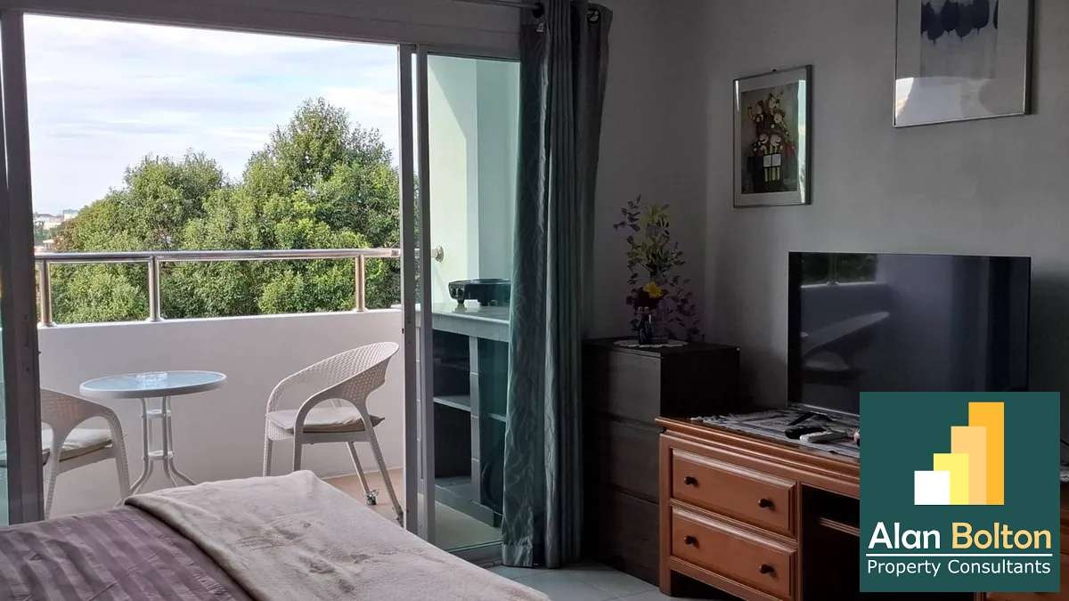 Large Renovated Ocean View Studio Condo In Wongamat photo 14