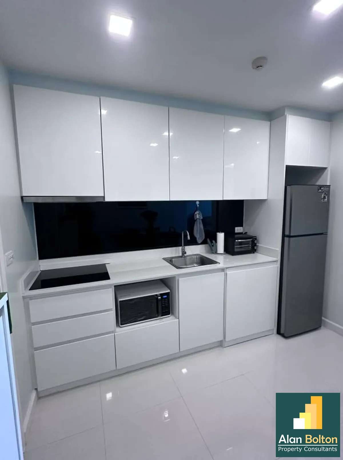 1 Bedroom 1 Bathroom for Sale photo 5