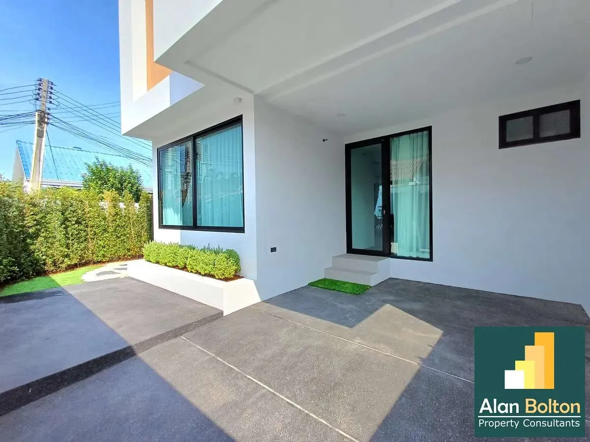 Newly Build Private Single House 3 beds 4 baths in Wongamat for RENT photo 4