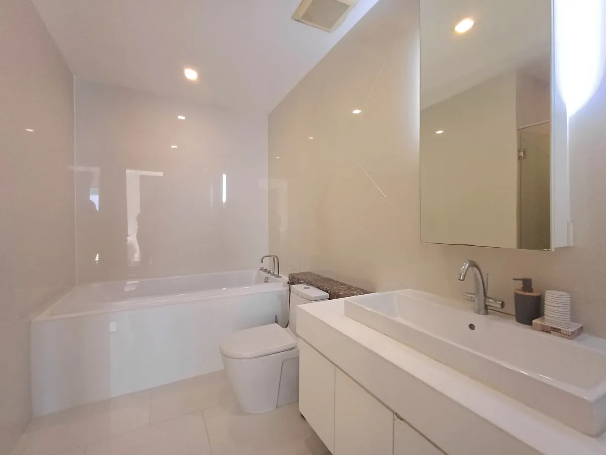 Newly Build Private Single House 3 beds 4 baths in Wongamat for RENT photo 32