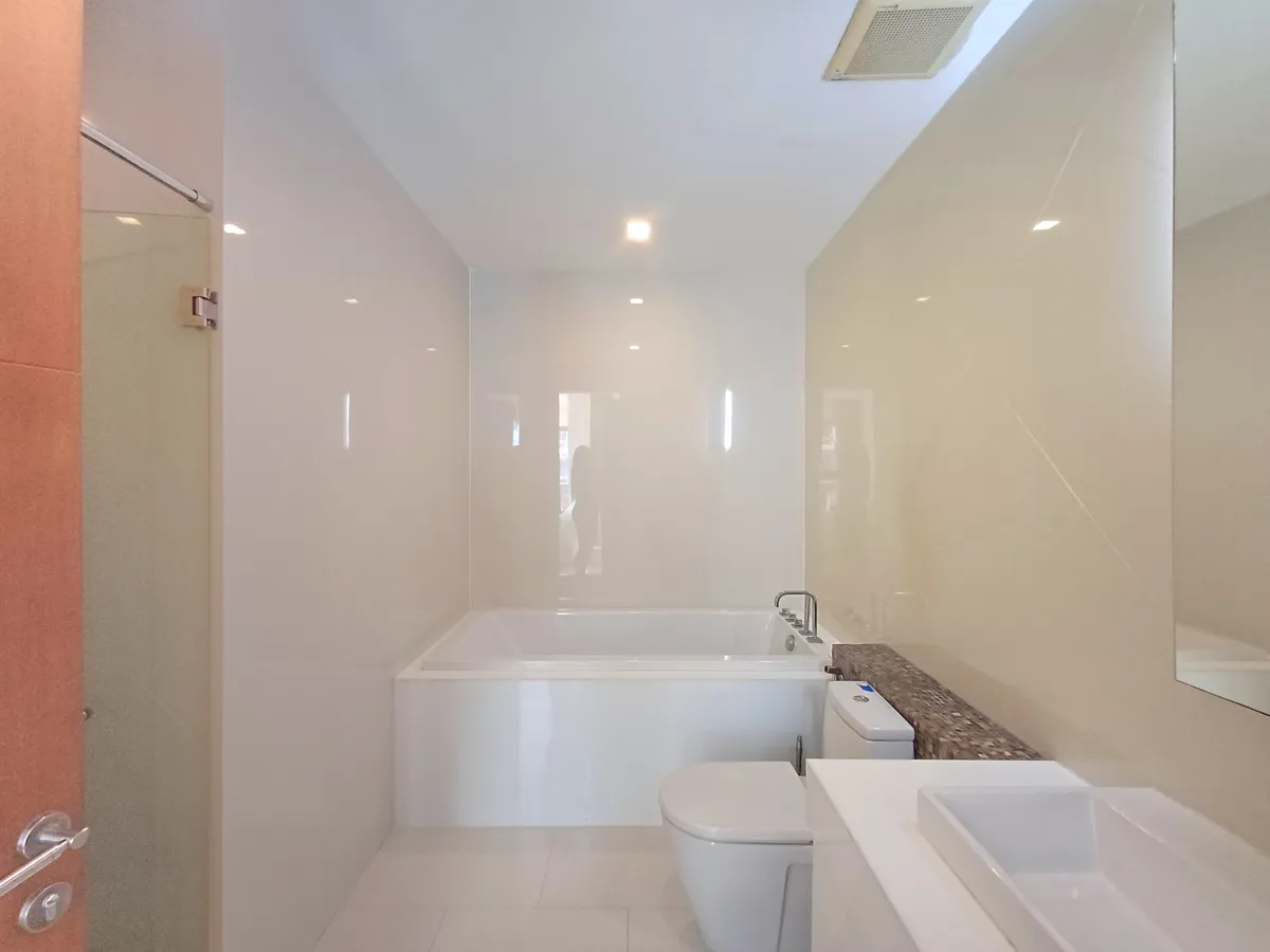 Newly Build Private Single House 3 beds 4 baths in Wongamat for RENT photo 33
