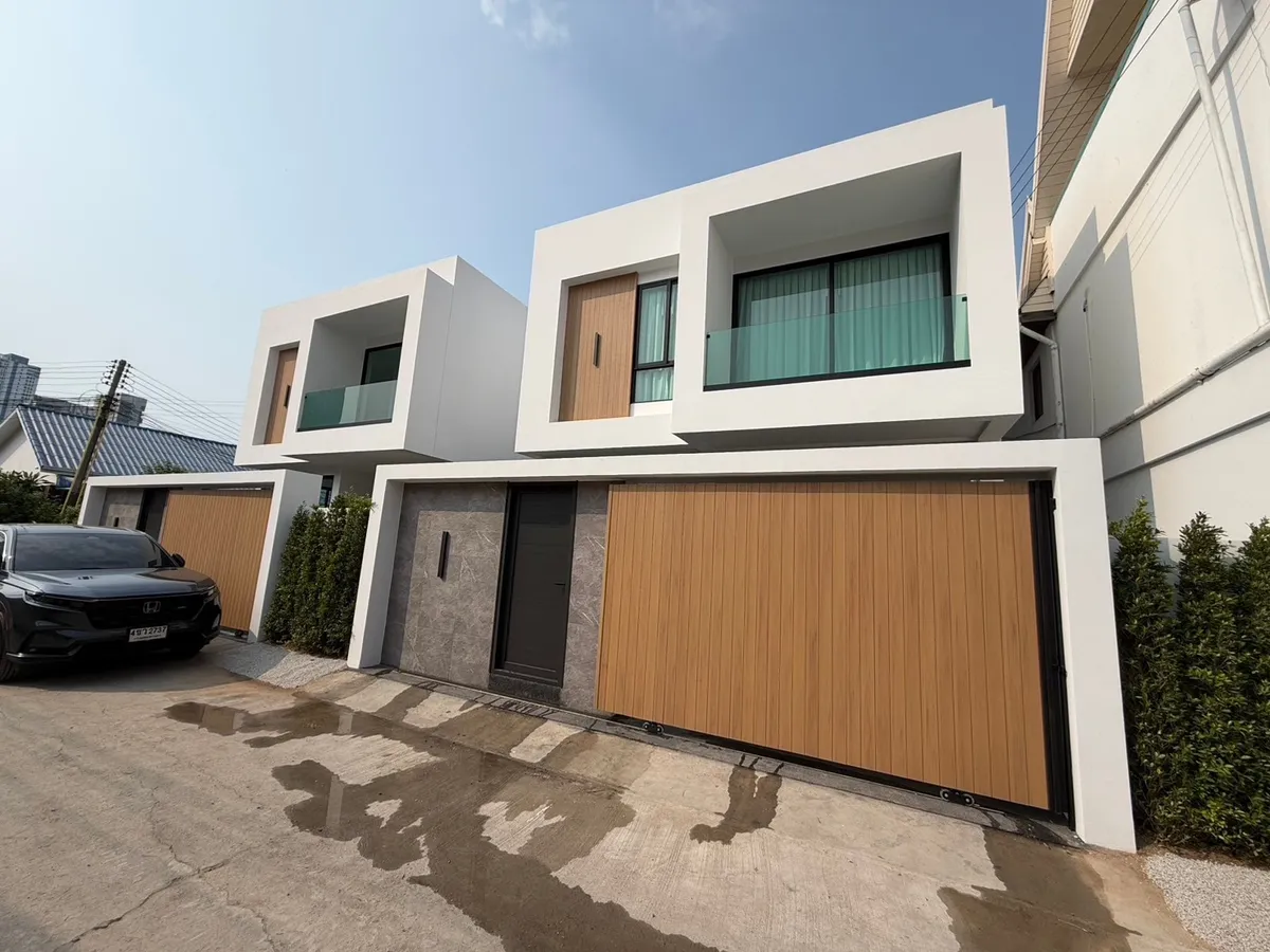 Newly Build Private Single House 3 beds 4 baths in Wongamat for RENT photo 43