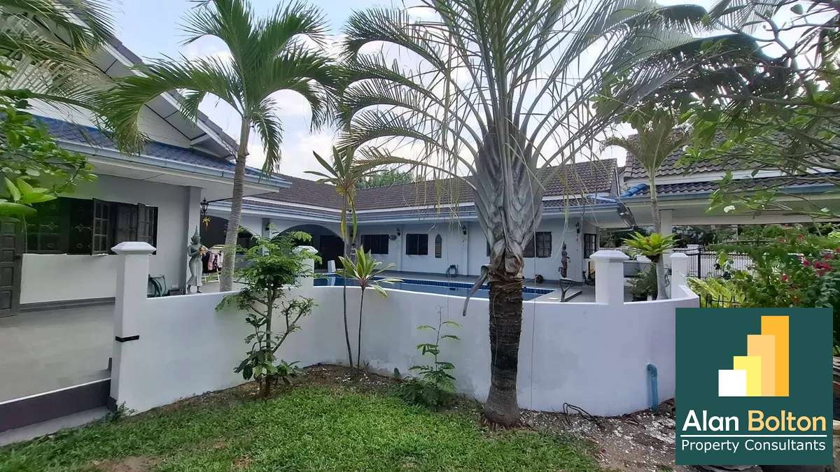 Spacious Pool Villa on 2,712 sqm Land – Lake Mabprachan photo 12
