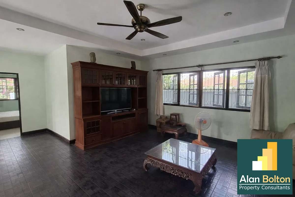 Spacious Pool Villa on 2,712 sqm Land – Lake Mabprachan photo 8