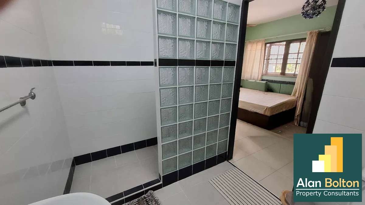 Spacious Pool Villa on 2,712 sqm Land – Lake Mabprachan photo 10